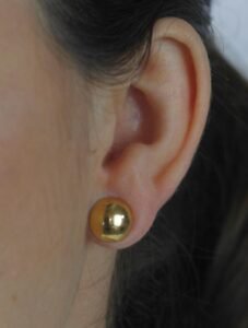 BRINCO SUZANNA MEIA ESFERA P