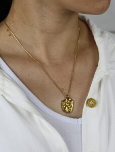 COLAR LINDA PINGENTE MARTELADO