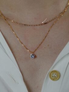 COLAR SERENA CORRENTINHA E BASTÃO